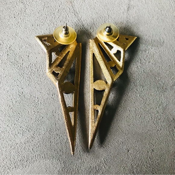 Vintage MCM Costume Gold Tone & Black Triangle Geometric Shape Post Earrings - Picture 9 of 11